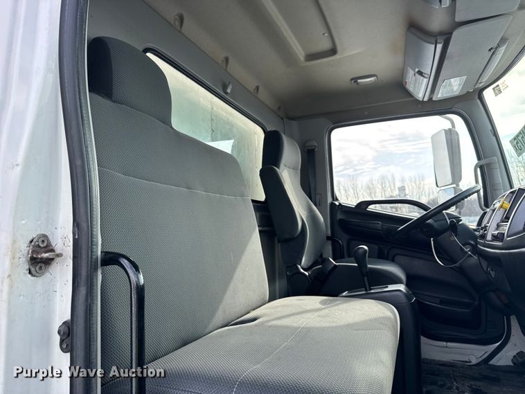 image for item YA1790 2016 Hino box truck