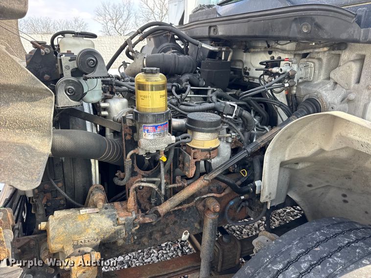 image for item YA1790 2016 Hino box truck