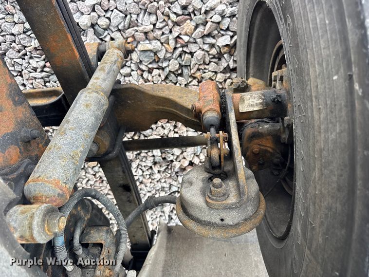 image for item YA1790 2016 Hino box truck