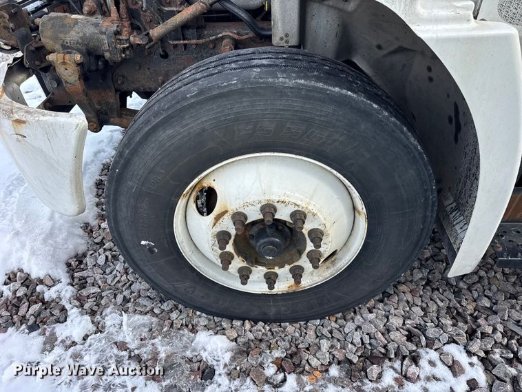 image for item YA1790 2016 Hino box truck