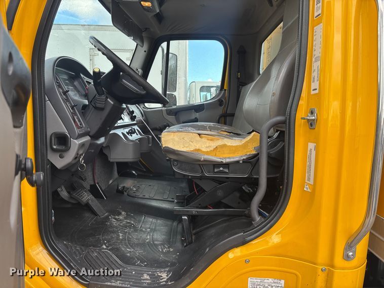 image for item YA1801 2018 Freightliner Business Class M2  box truck