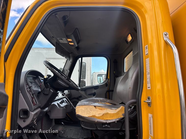 image for item YA1801 2018 Freightliner Business Class M2  box truck