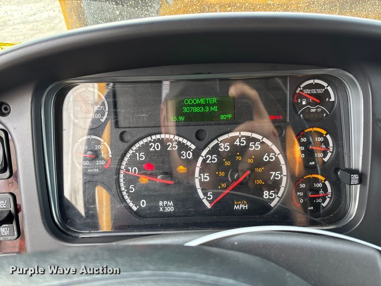 image for item YA1801 2018 Freightliner Business Class M2  box truck