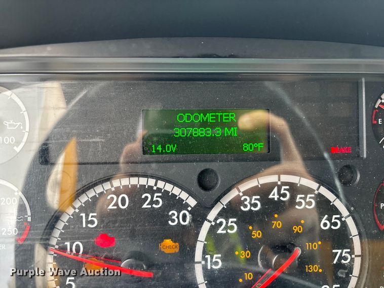 image for item YA1801 2018 Freightliner Business Class M2  box truck