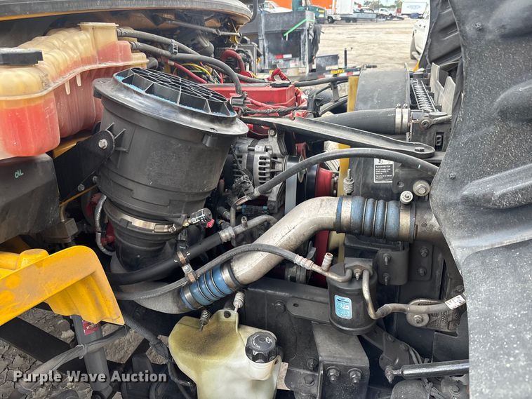 image for item YA1801 2018 Freightliner Business Class M2  box truck