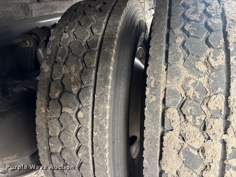 image for item YA1801 2018 Freightliner Business Class M2  box truck