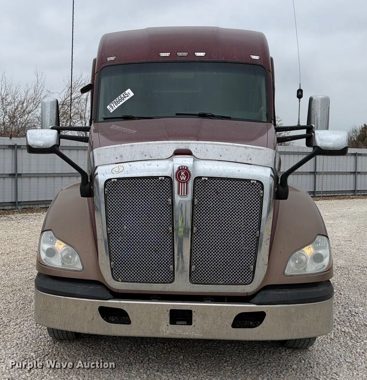 image for item YA1840 2020 Kenworth T680  semi truck