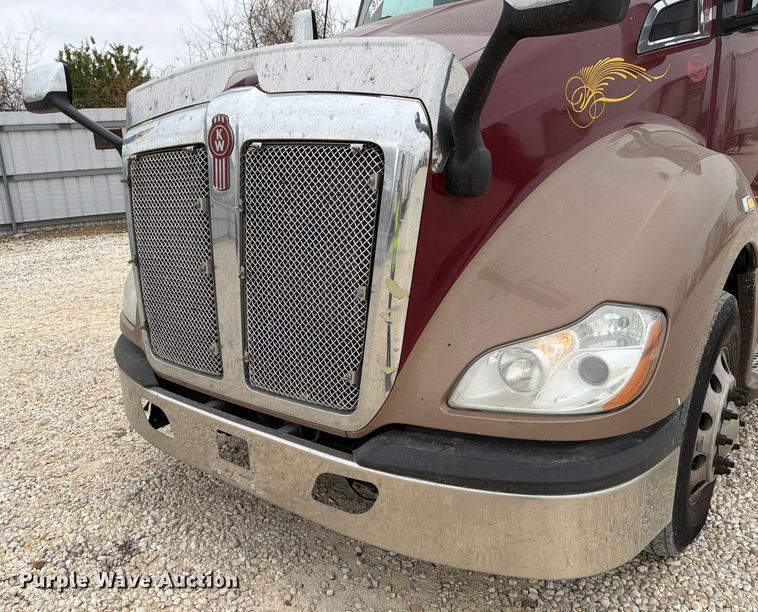 image for item YA1840 2020 Kenworth T680  semi truck