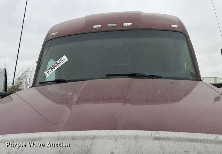 image for item YA1840 2020 Kenworth T680  semi truck