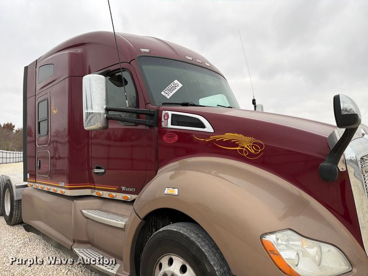 image for item YA1840 2020 Kenworth T680  semi truck