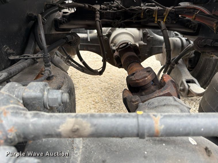 image for item YA1840 2020 Kenworth T680  semi truck