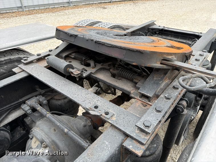 image for item YA1840 2020 Kenworth T680  semi truck