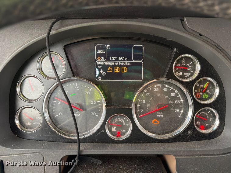 image for item YA1840 2020 Kenworth T680  semi truck