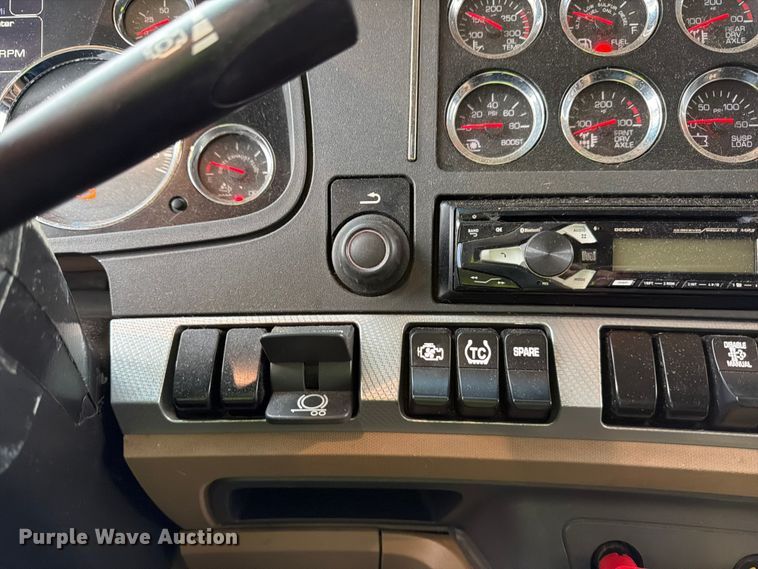 image for item YA1840 2020 Kenworth T680  semi truck