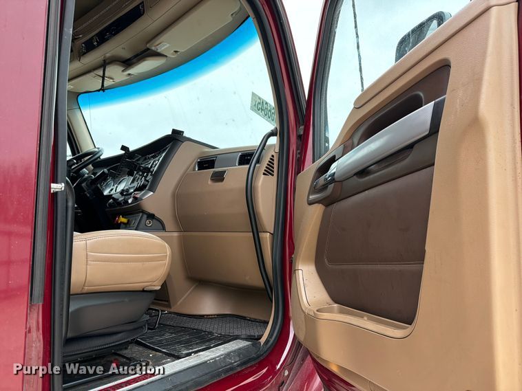 image for item YA1840 2020 Kenworth T680  semi truck