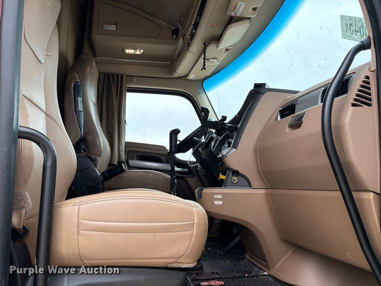 image for item YA1840 2020 Kenworth T680  semi truck