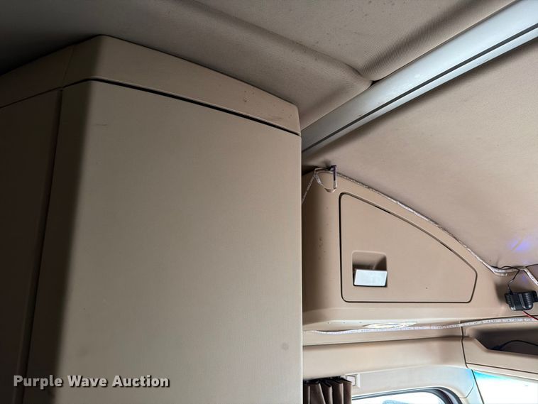 image for item YA1840 2020 Kenworth T680  semi truck