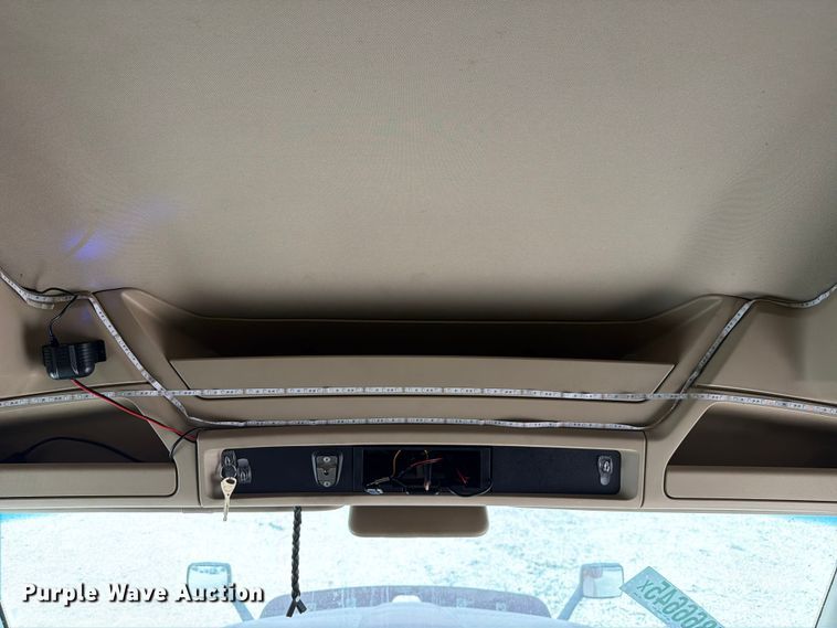 image for item YA1840 2020 Kenworth T680  semi truck