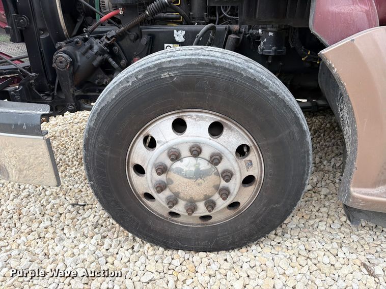 image for item YA1840 2020 Kenworth T680  semi truck