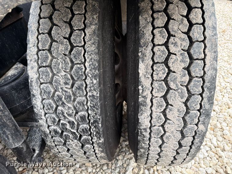 image for item YA1840 2020 Kenworth T680  semi truck