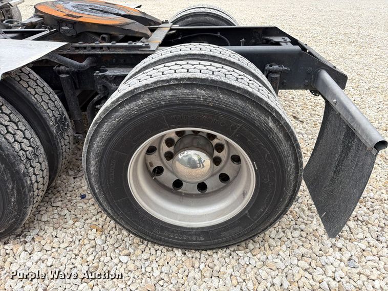 image for item YA1840 2020 Kenworth T680  semi truck