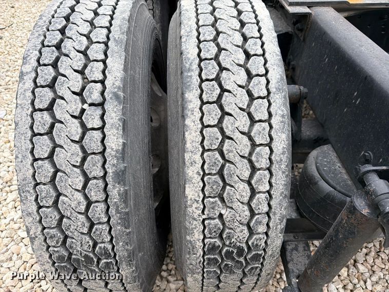 image for item YA1840 2020 Kenworth T680  semi truck