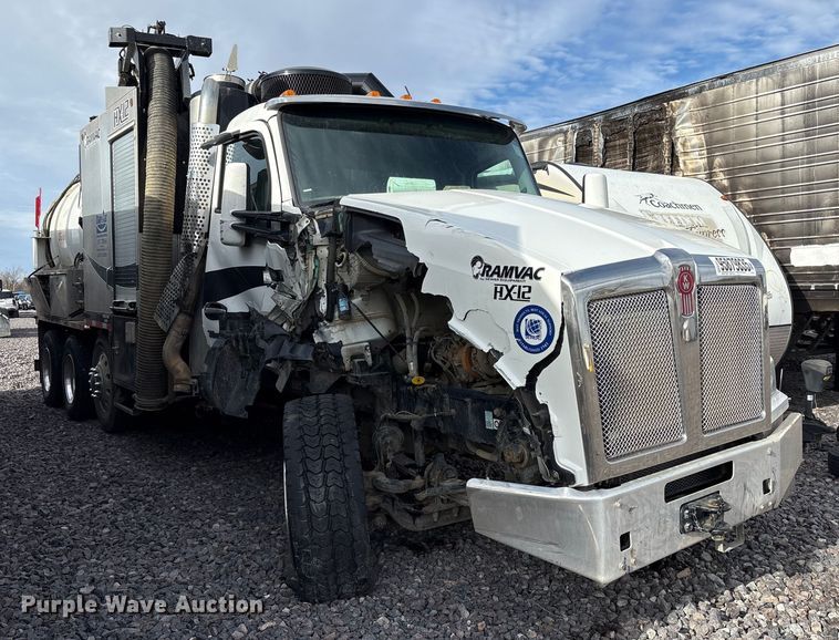 image for item YA1852 2025 Kenworth T880 hydrovac truck