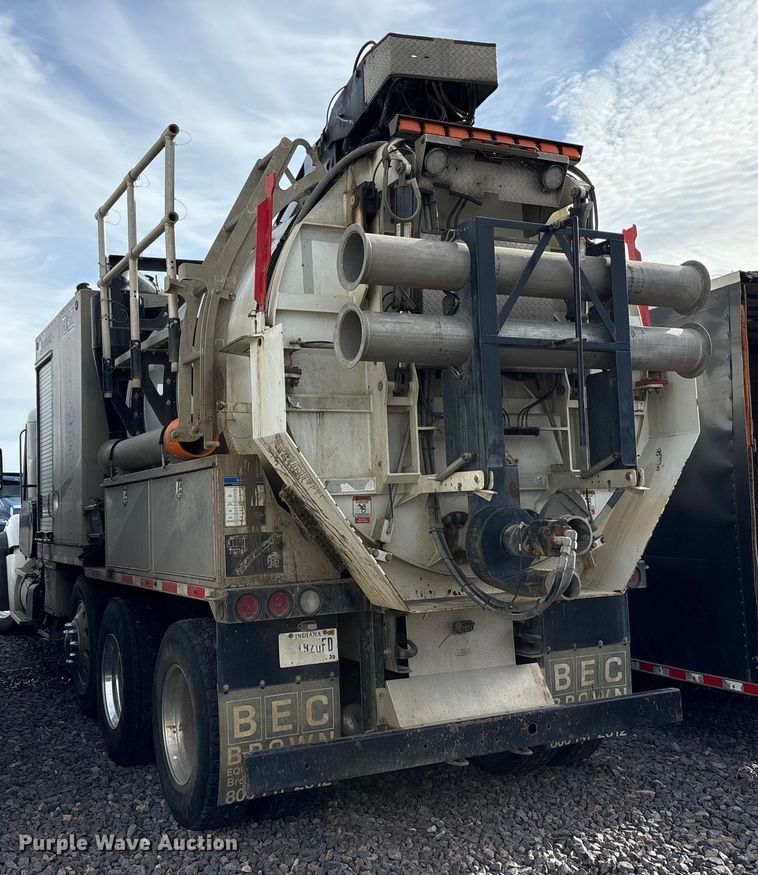 image for item YA1852 2025 Kenworth T880 hydrovac truck