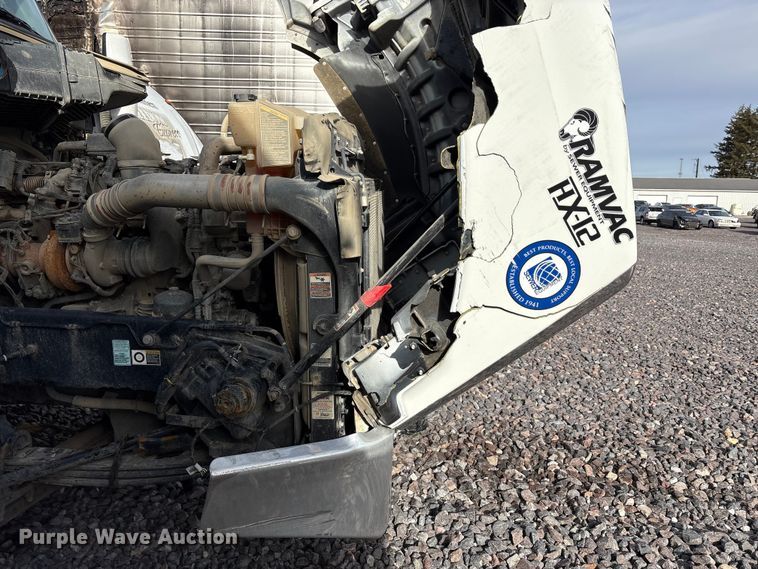 image for item YA1852 2025 Kenworth T880 hydrovac truck