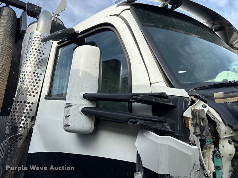 image for item YA1852 2025 Kenworth T880 hydrovac truck