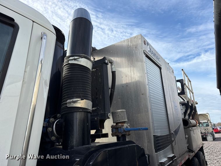 image for item YA1852 2025 Kenworth T880 hydrovac truck