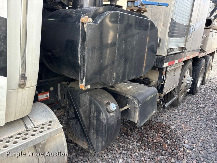 image for item YA1852 2025 Kenworth T880 hydrovac truck