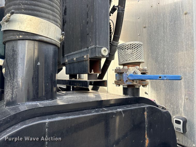 image for item YA1852 2025 Kenworth T880 hydrovac truck