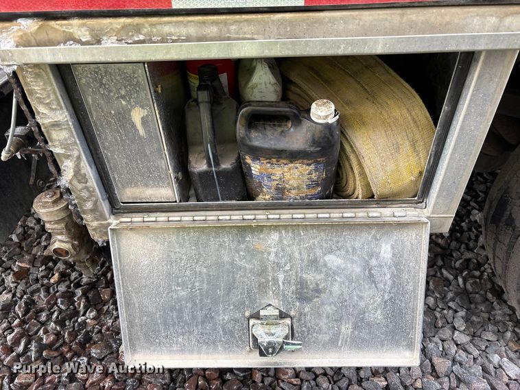 image for item YA1852 2025 Kenworth T880 hydrovac truck