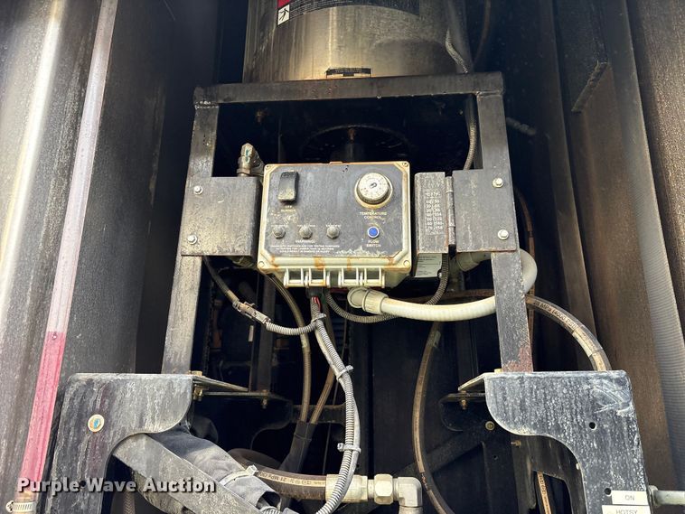 image for item YA1852 2025 Kenworth T880 hydrovac truck