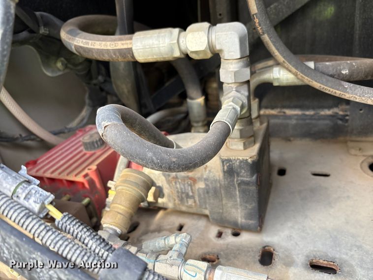 image for item YA1852 2025 Kenworth T880 hydrovac truck