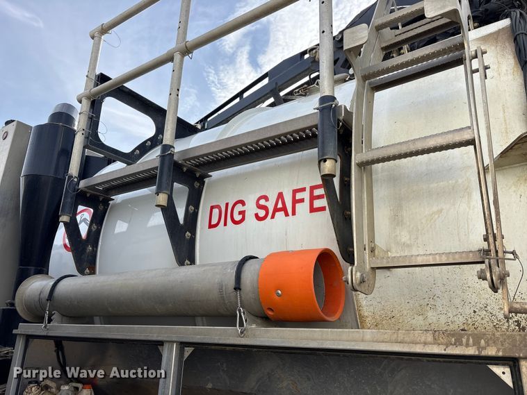 image for item YA1852 2025 Kenworth T880 hydrovac truck