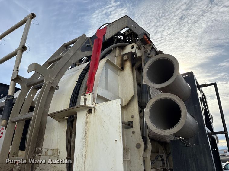 image for item YA1852 2025 Kenworth T880 hydrovac truck