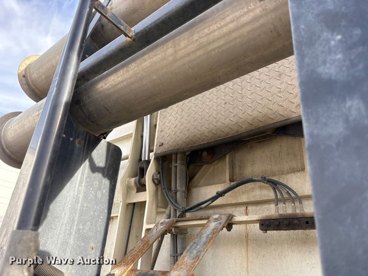 image for item YA1852 2025 Kenworth T880 hydrovac truck