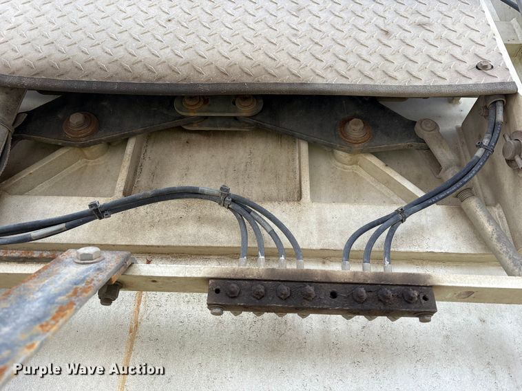 image for item YA1852 2025 Kenworth T880 hydrovac truck