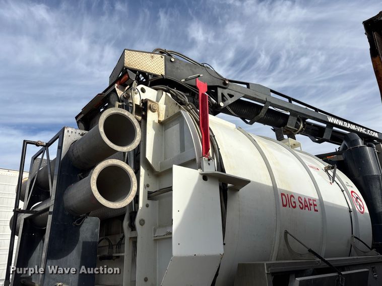 image for item YA1852 2025 Kenworth T880 hydrovac truck