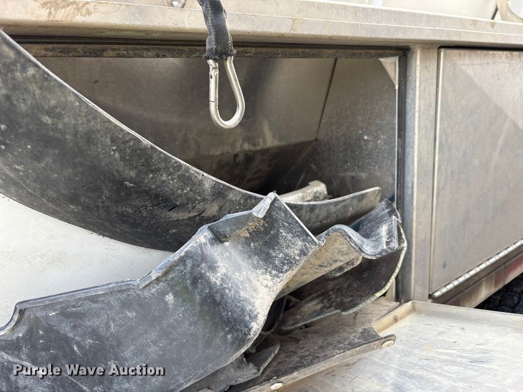 image for item YA1852 2025 Kenworth T880 hydrovac truck