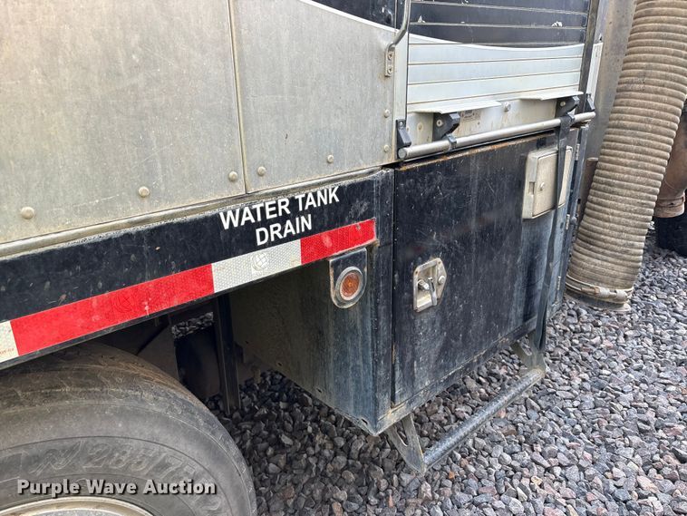 image for item YA1852 2025 Kenworth T880 hydrovac truck