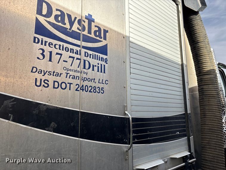 image for item YA1852 2025 Kenworth T880 hydrovac truck