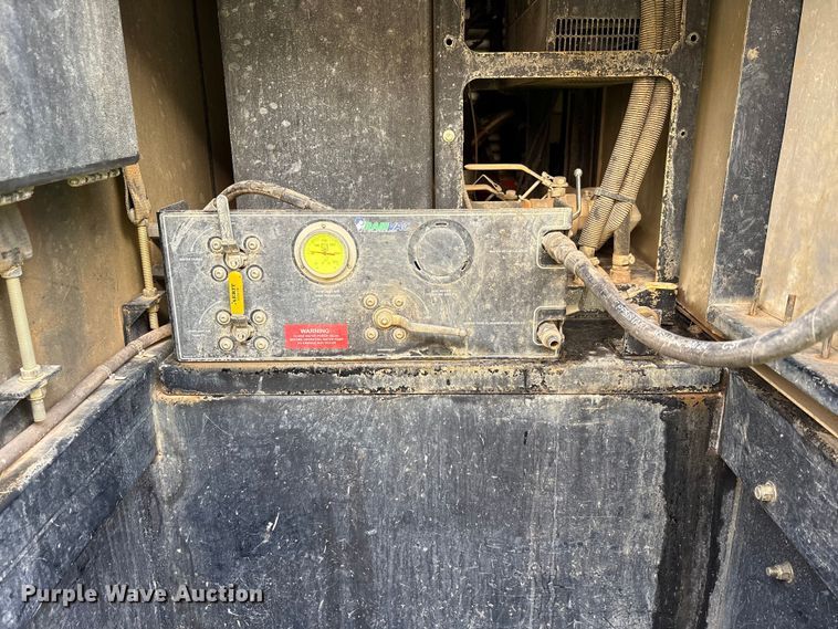 image for item YA1852 2025 Kenworth T880 hydrovac truck