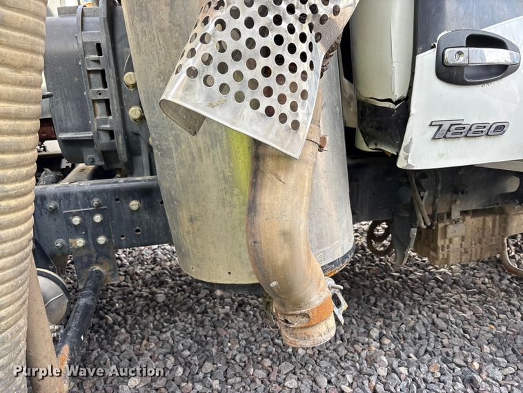image for item YA1852 2025 Kenworth T880 hydrovac truck