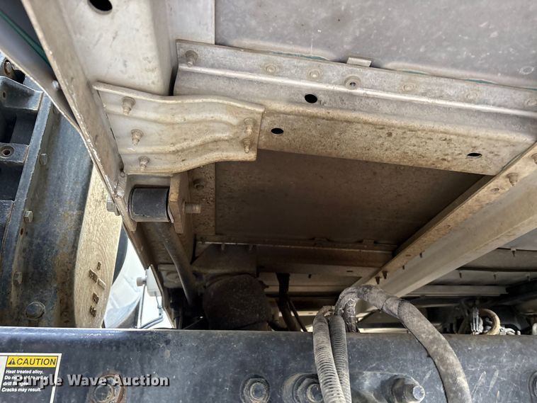 image for item YA1852 2025 Kenworth T880 hydrovac truck