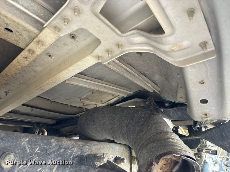 image for item YA1852 2025 Kenworth T880 hydrovac truck