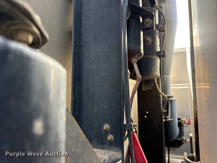 image for item YA1852 2025 Kenworth T880 hydrovac truck