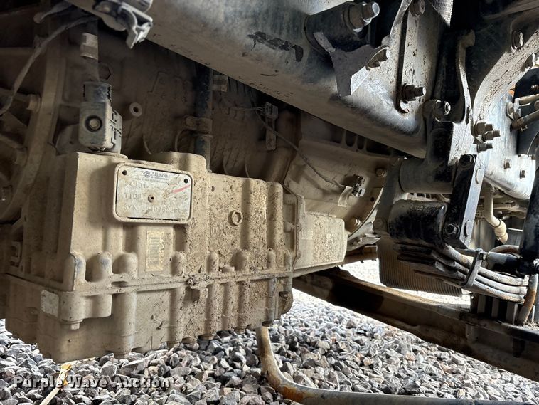 image for item YA1852 2025 Kenworth T880 hydrovac truck